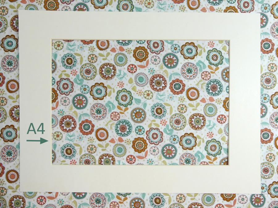 Patchworkstoff aus der Serie Doodle Days mit bunten Kreisen und Blumen A4 Ansicht